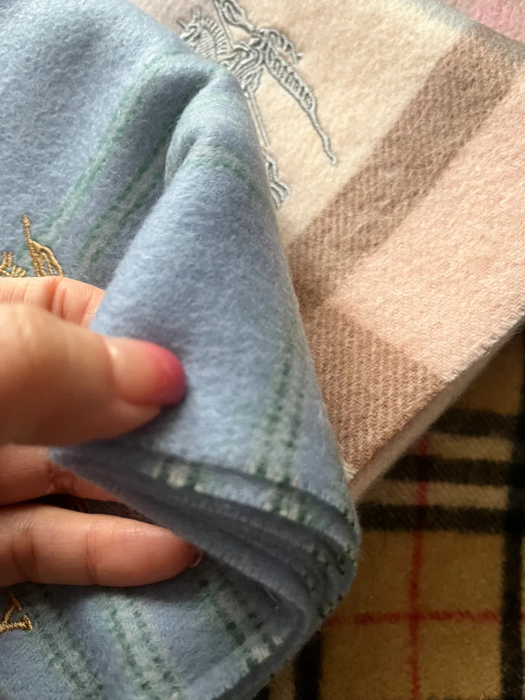 Winter Scarf image indicator(3)