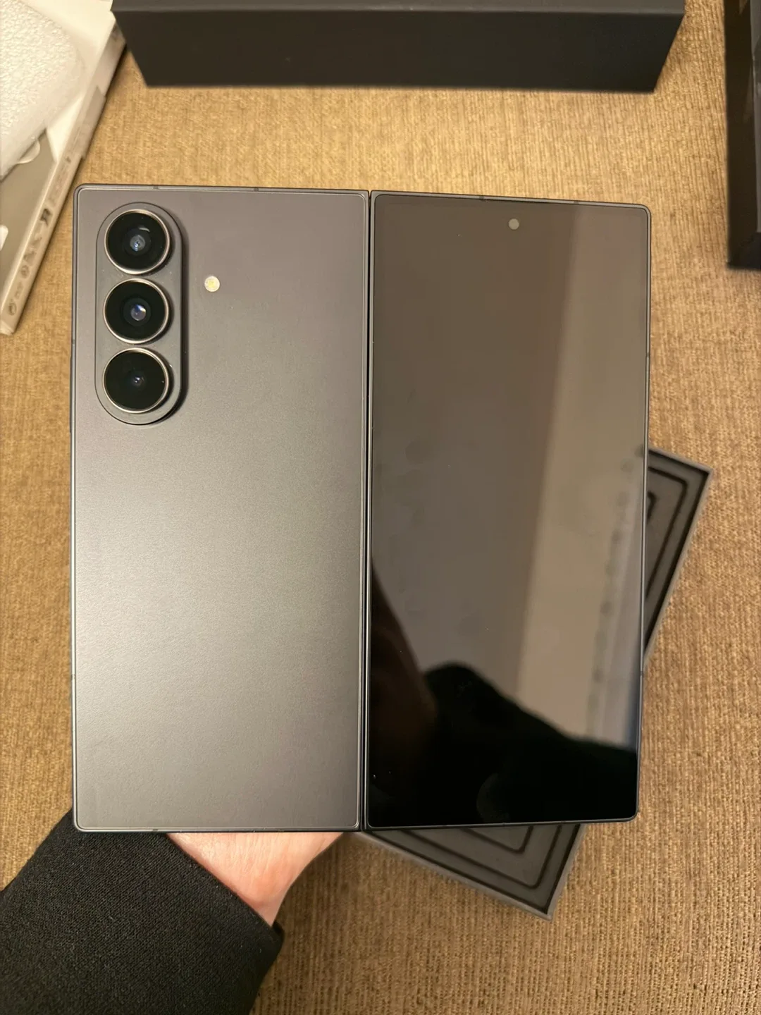 Samsung Z Fold 7 512GB (Like New) + 2 Yr Care + & Bundle image indicator(4)