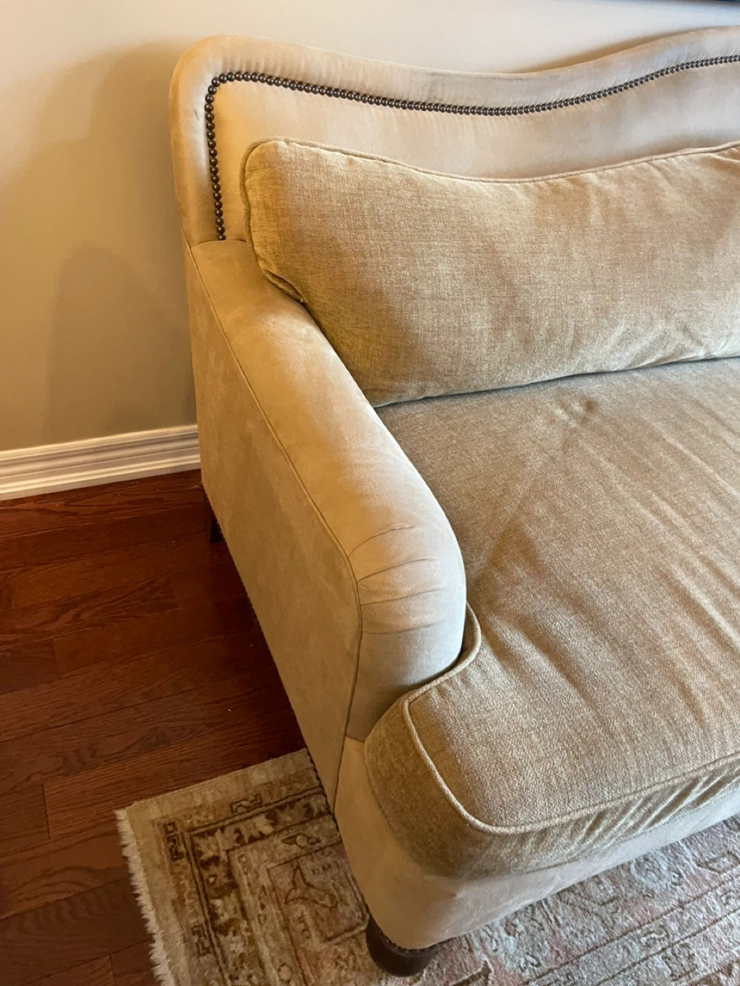 ✨ DESIGNER CUSTOM SOFA – ROSEMOUNT UPHOLSTERY ✨  (Paid $8000.00) - photo 5