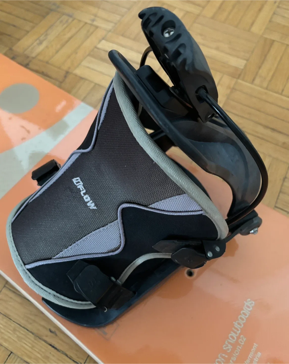 Burton Snowboard Beta Version.02 with Binding image indicator(6)