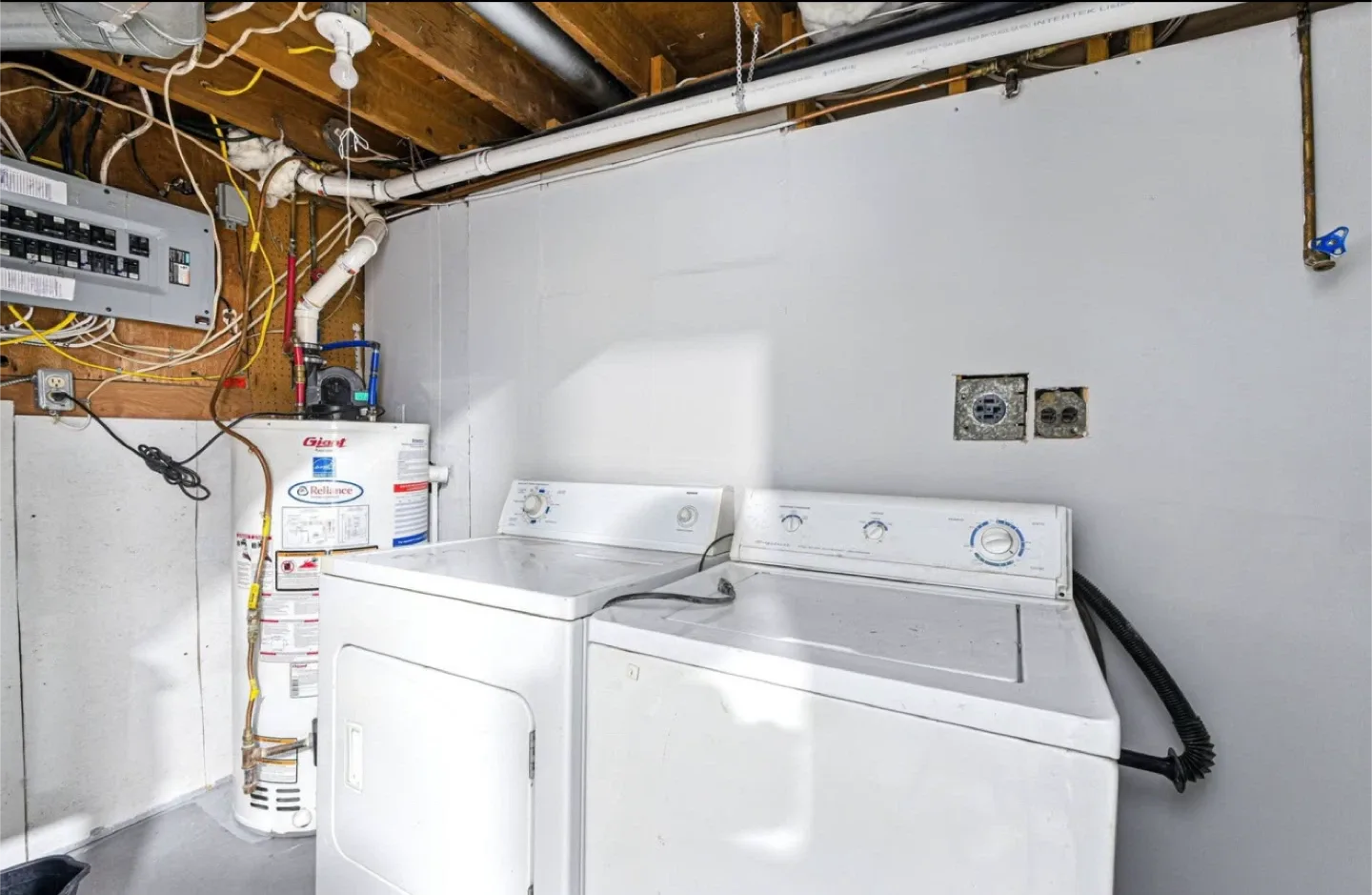 Studio Apartment 2 Parking Spots image indicator(8)