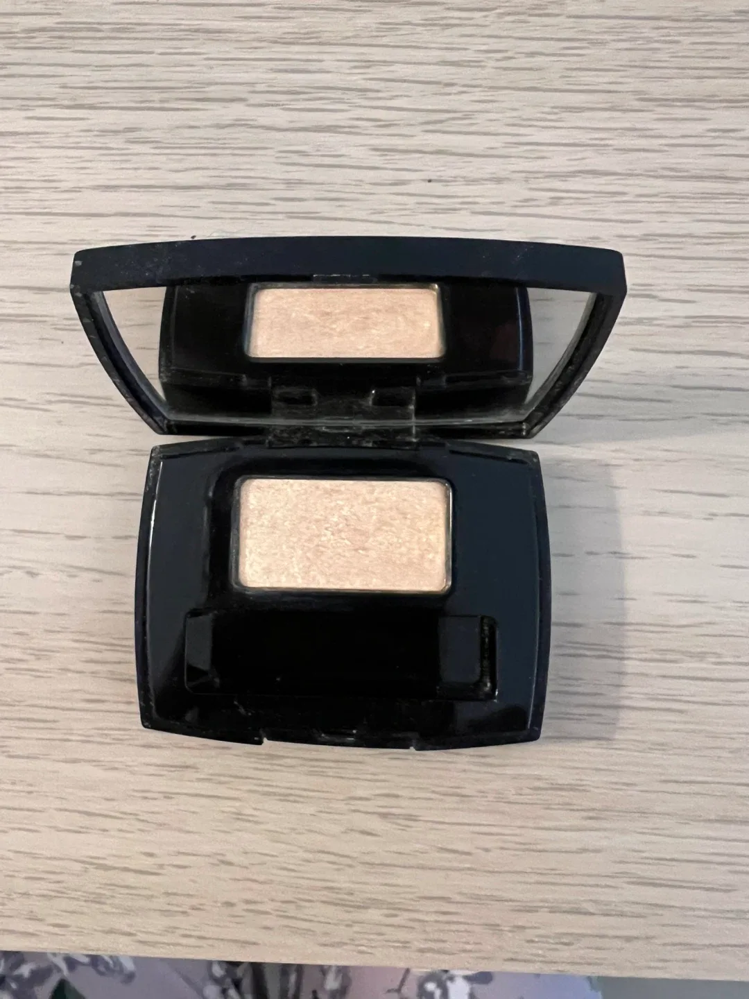 Chanel Ombre Essentielle 62 Gold Eyeshadow