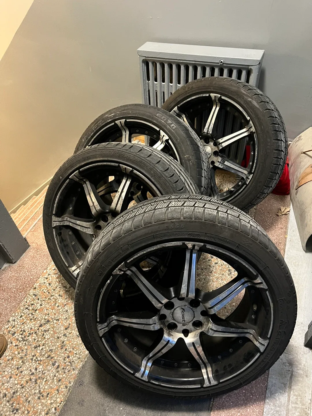 Set of Four Alloy Wheels with Tires image indicator(2)