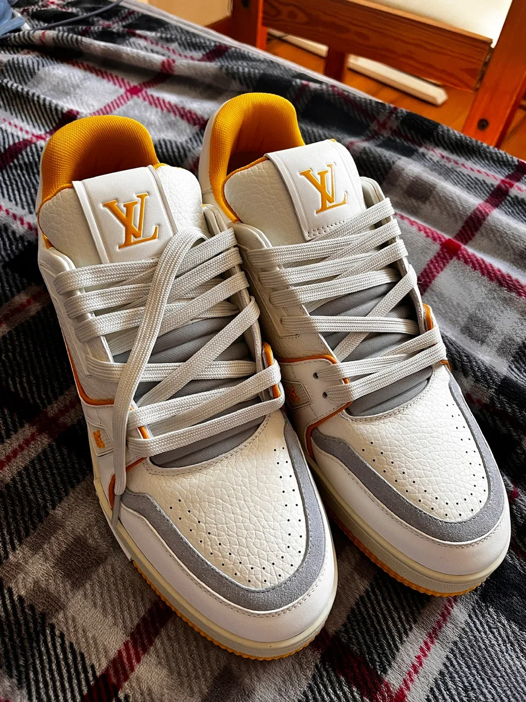 Louis Vuitton Trainer Sneaker - White/Yellow