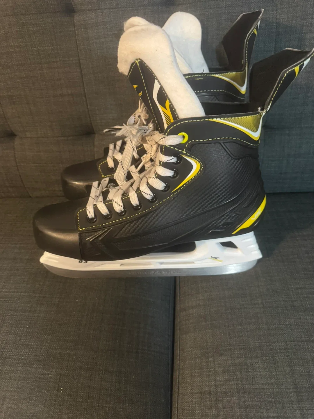 Viceroy Ice Hockey Skates, Size 12 image indicator(3)