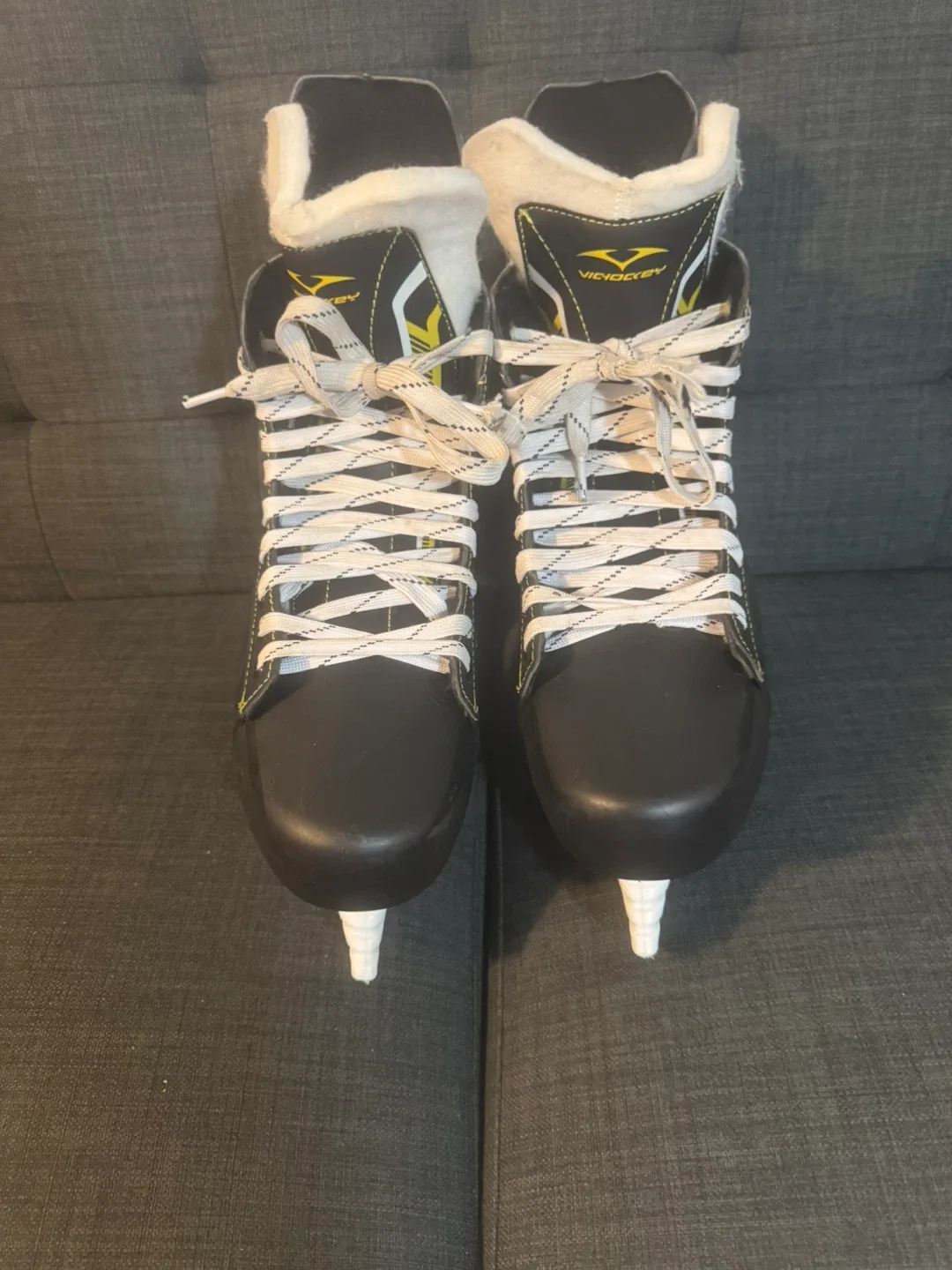 Viceroy Ice Hockey Skates, Size 12 image indicator(2)