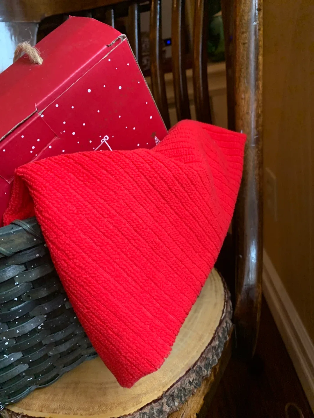 Festive Holiday Basket image indicator(8)