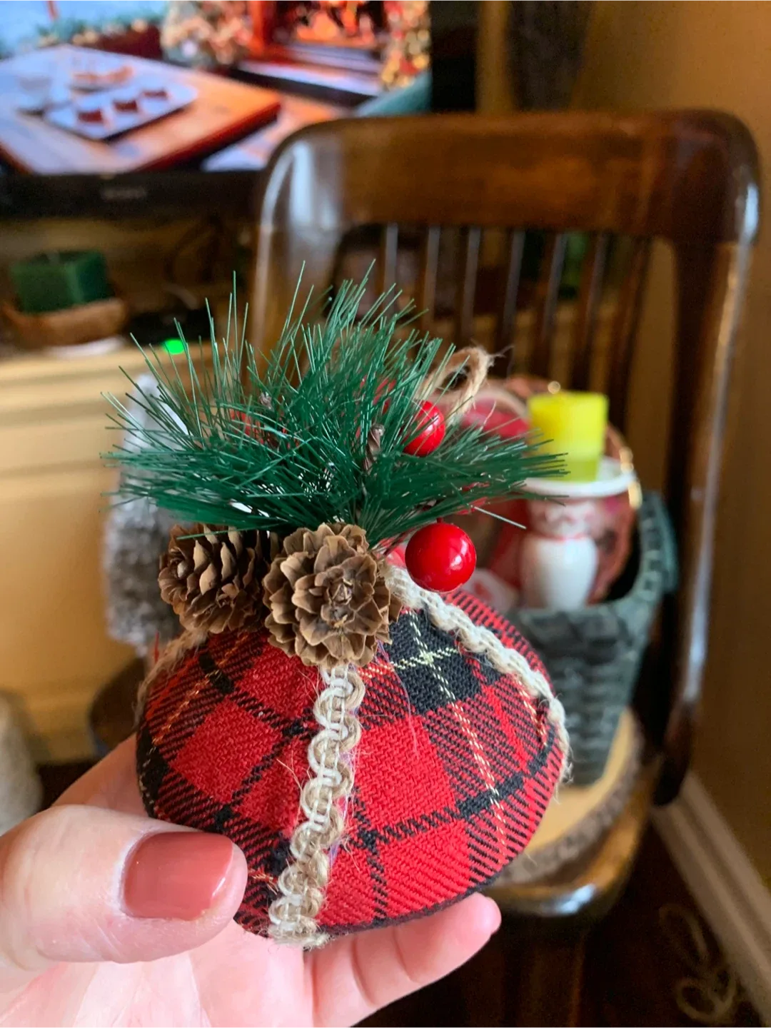 Festive Holiday Basket image indicator(9)