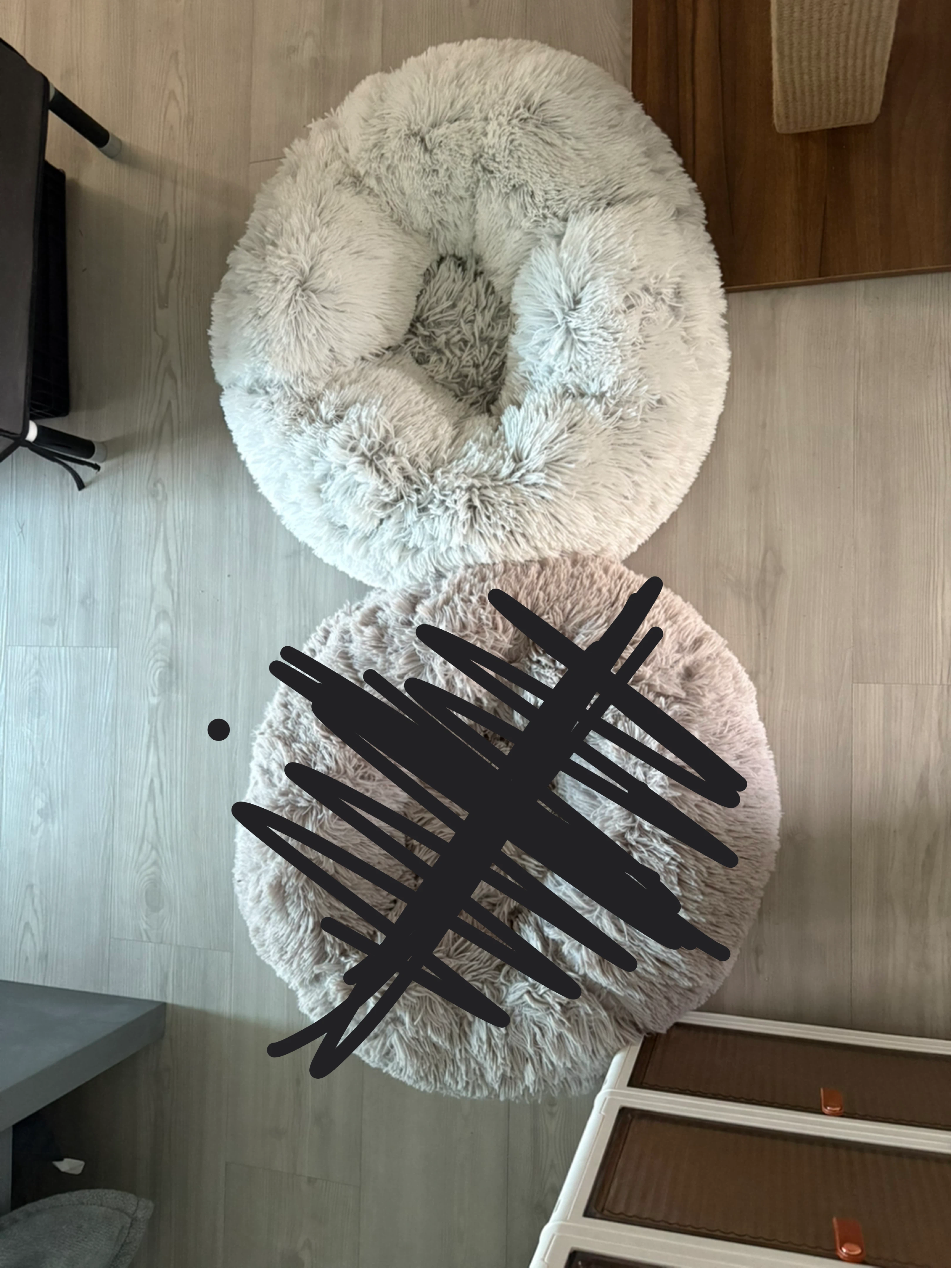 White Fluffy Pet Bed - Round