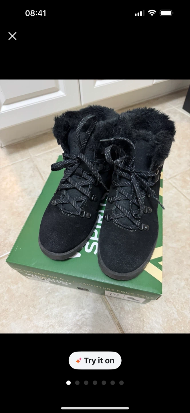 Women's leather boots . $ 18