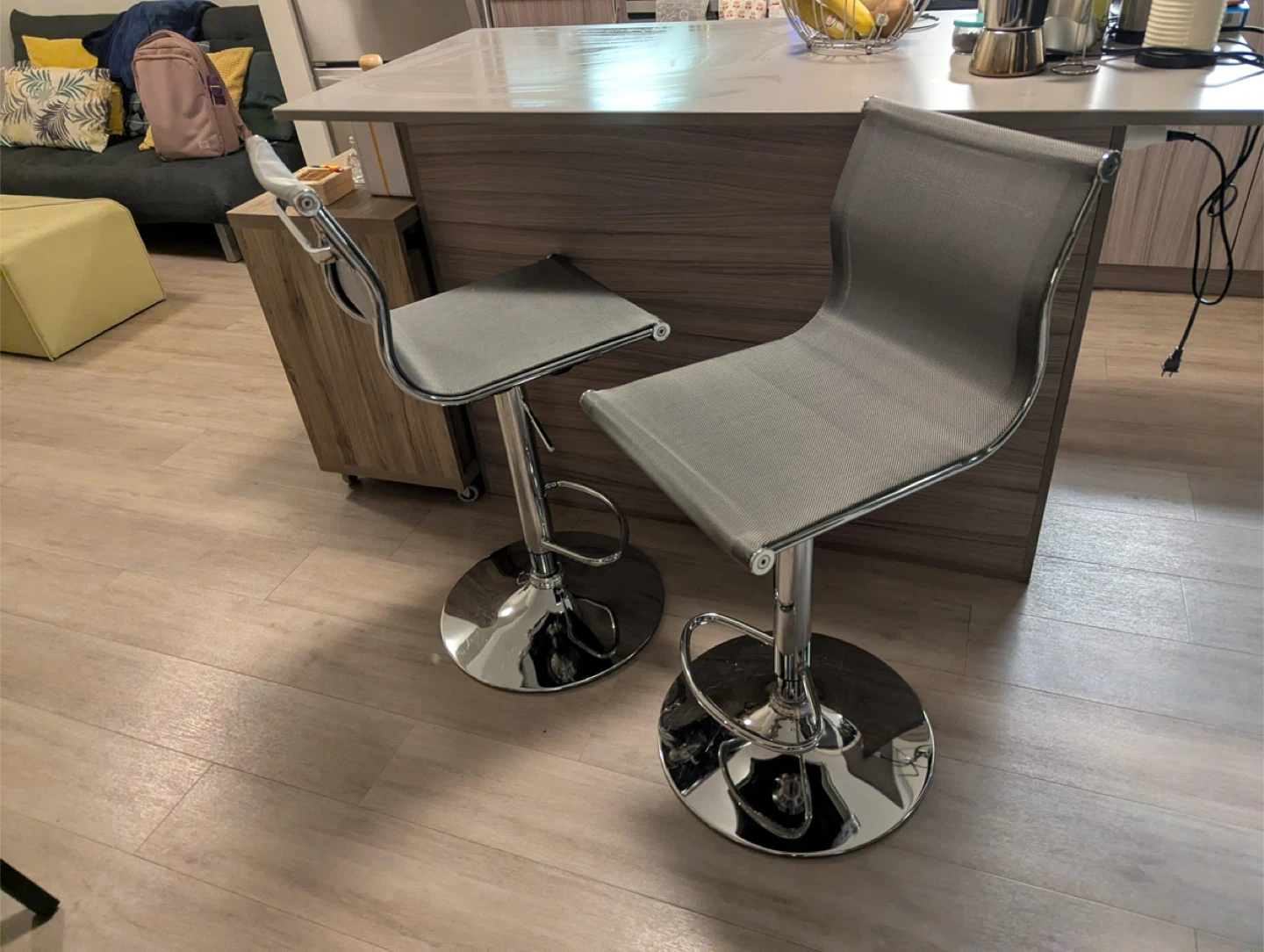 Moving out sale! Last chance!!! Set of 2  Bar Stools - photo 2