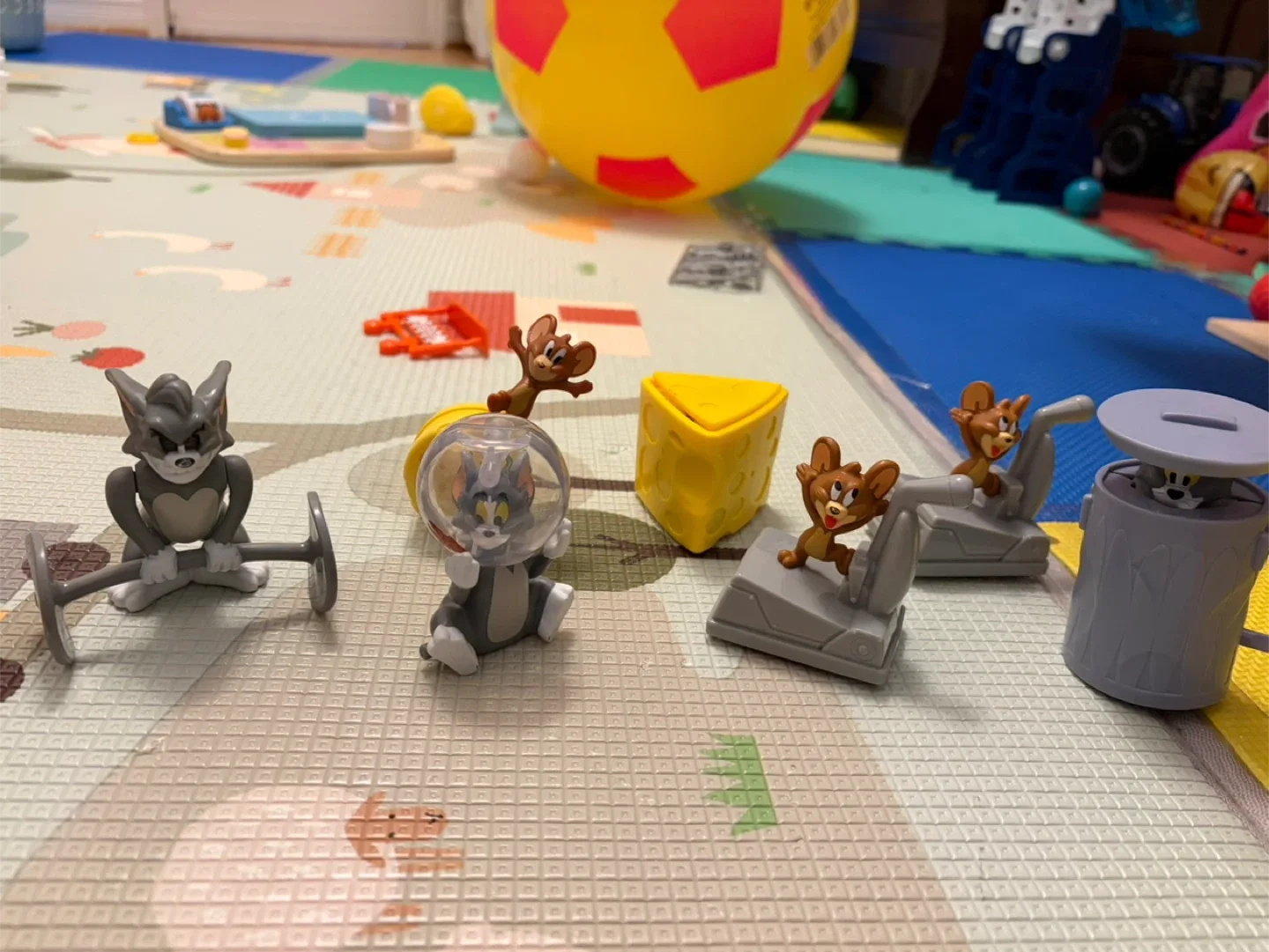 Tom and Jerry Figurines image indicator(2)