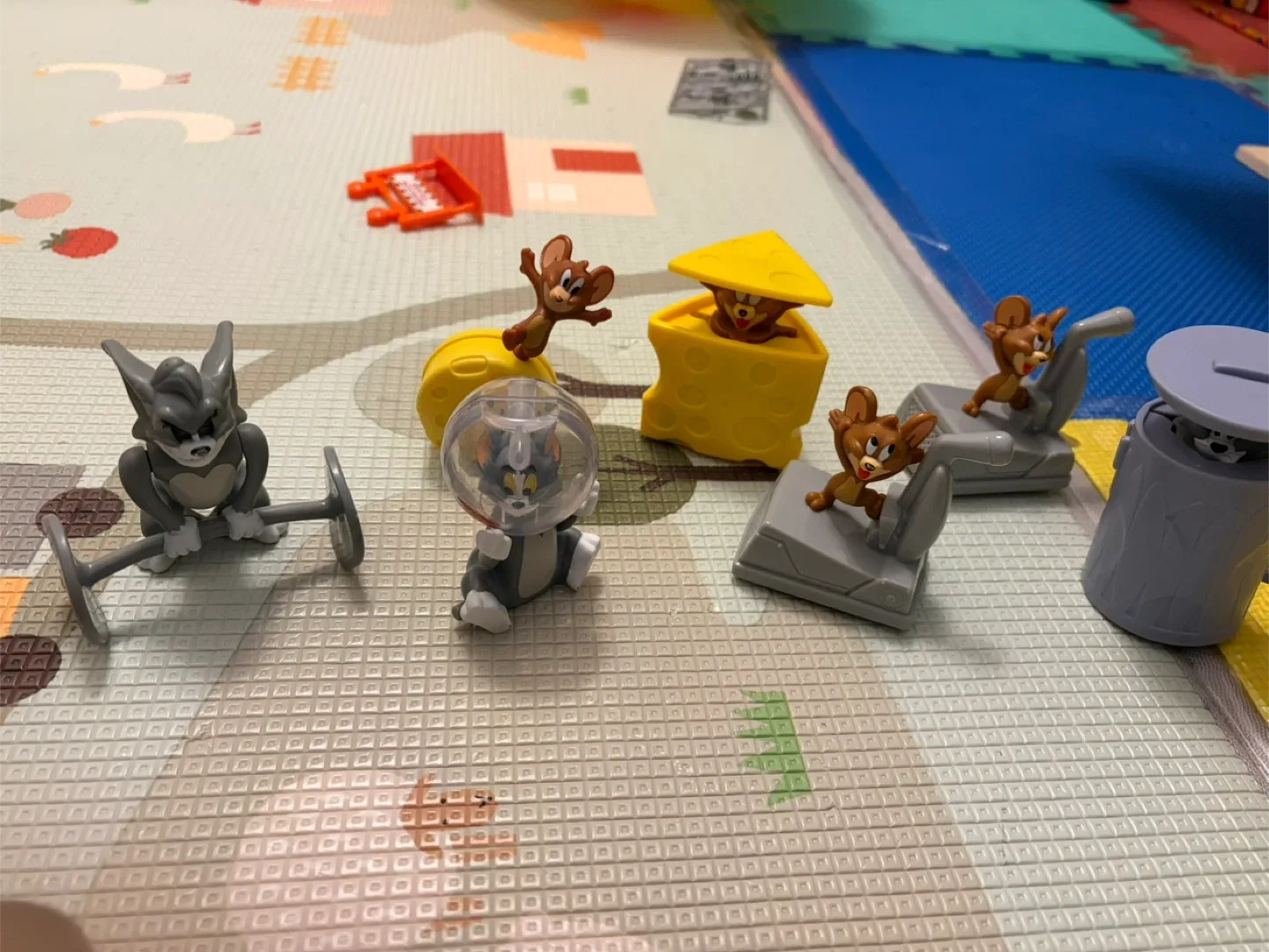 Tom and Jerry Figurines