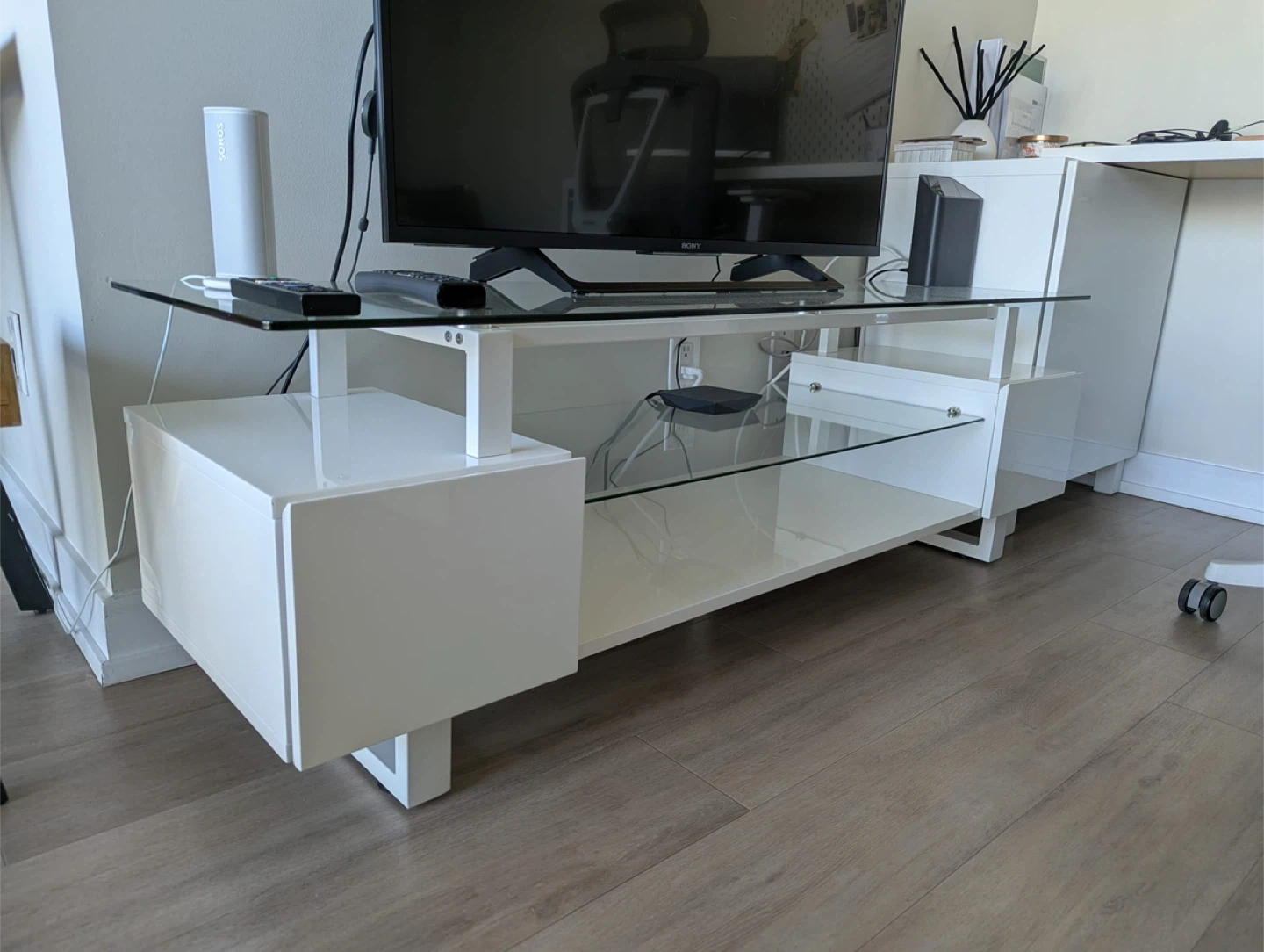 White Glass Top TV Stand - photo 4
