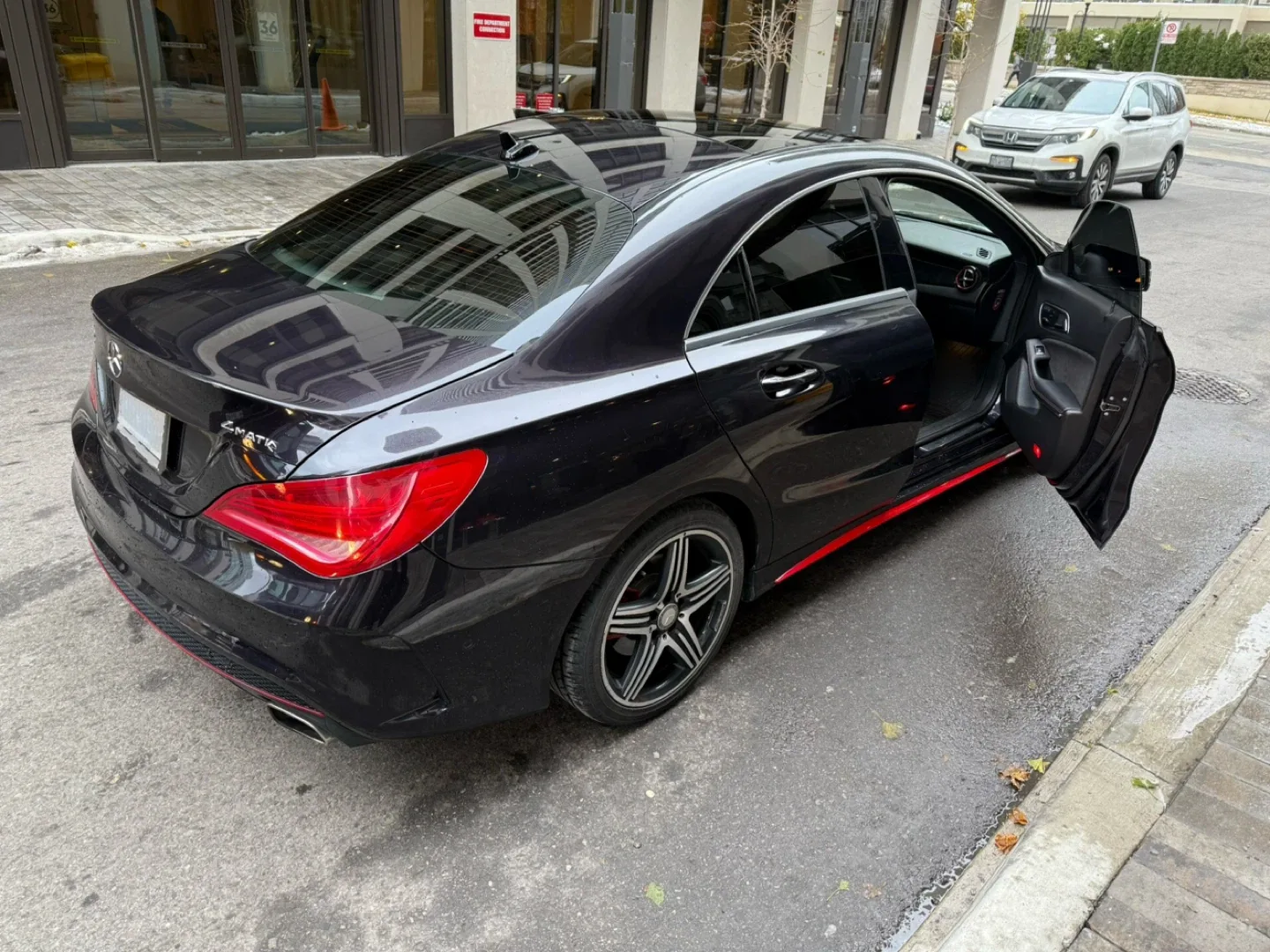 Mercedes-Benz CLA 250 4MATIC image indicator(2)