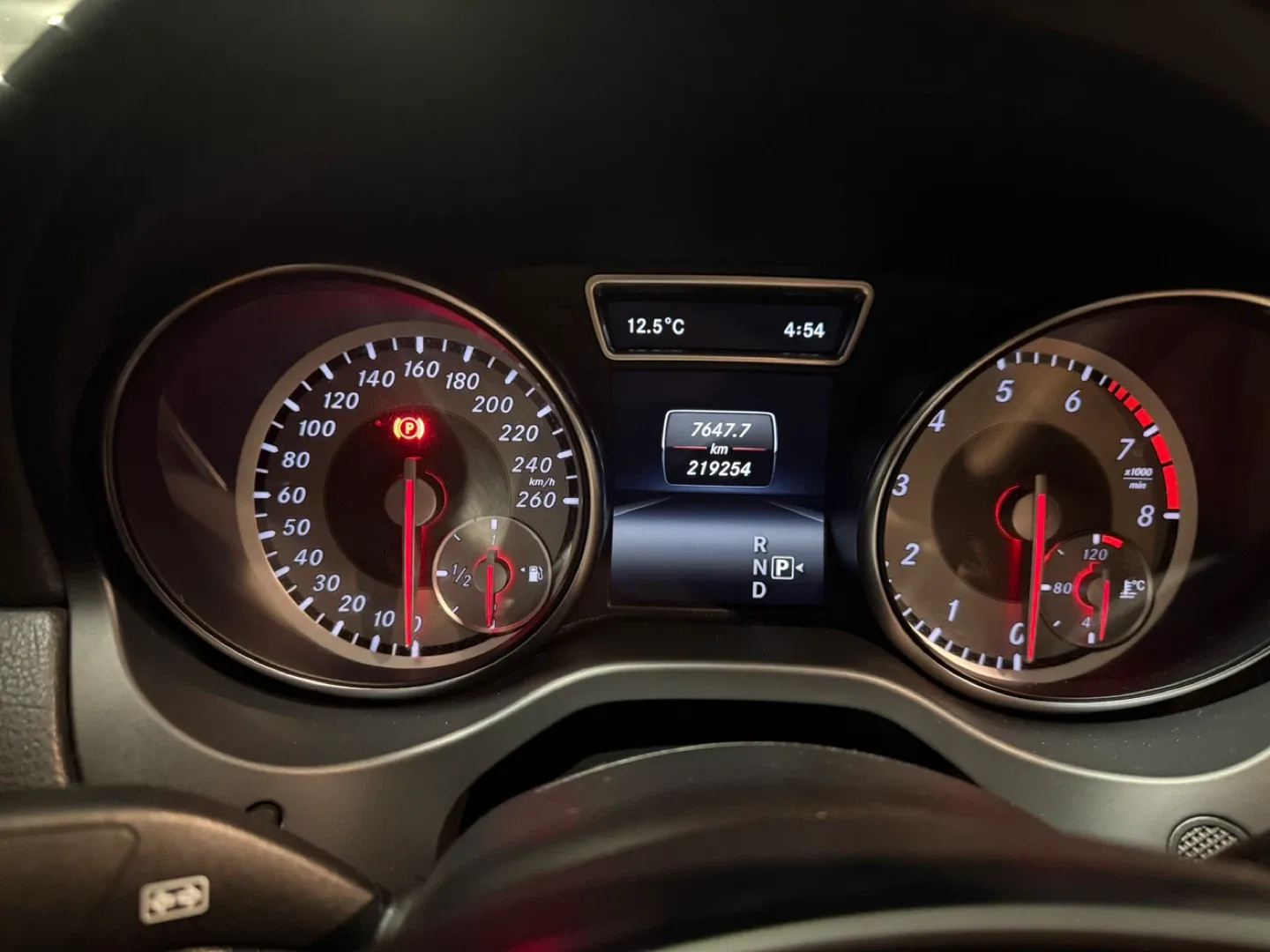 Mercedes-Benz CLA 250 4MATIC image indicator(8)