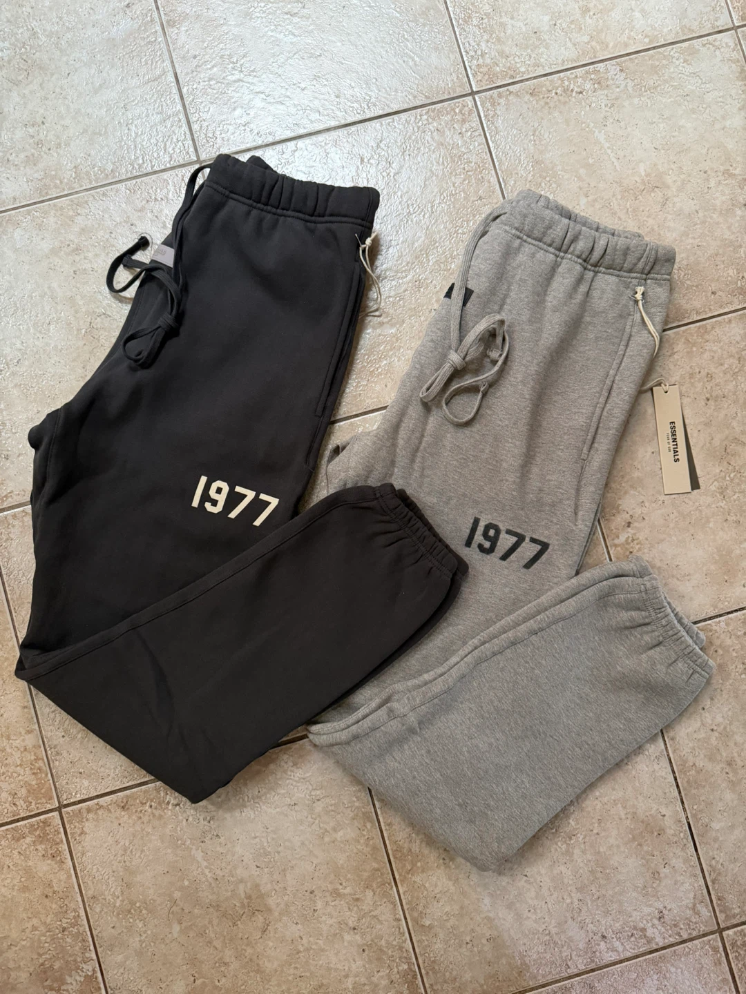 *AUTHENTIC* Essentials 1977 Hoodies & Sweatpants - photo 2