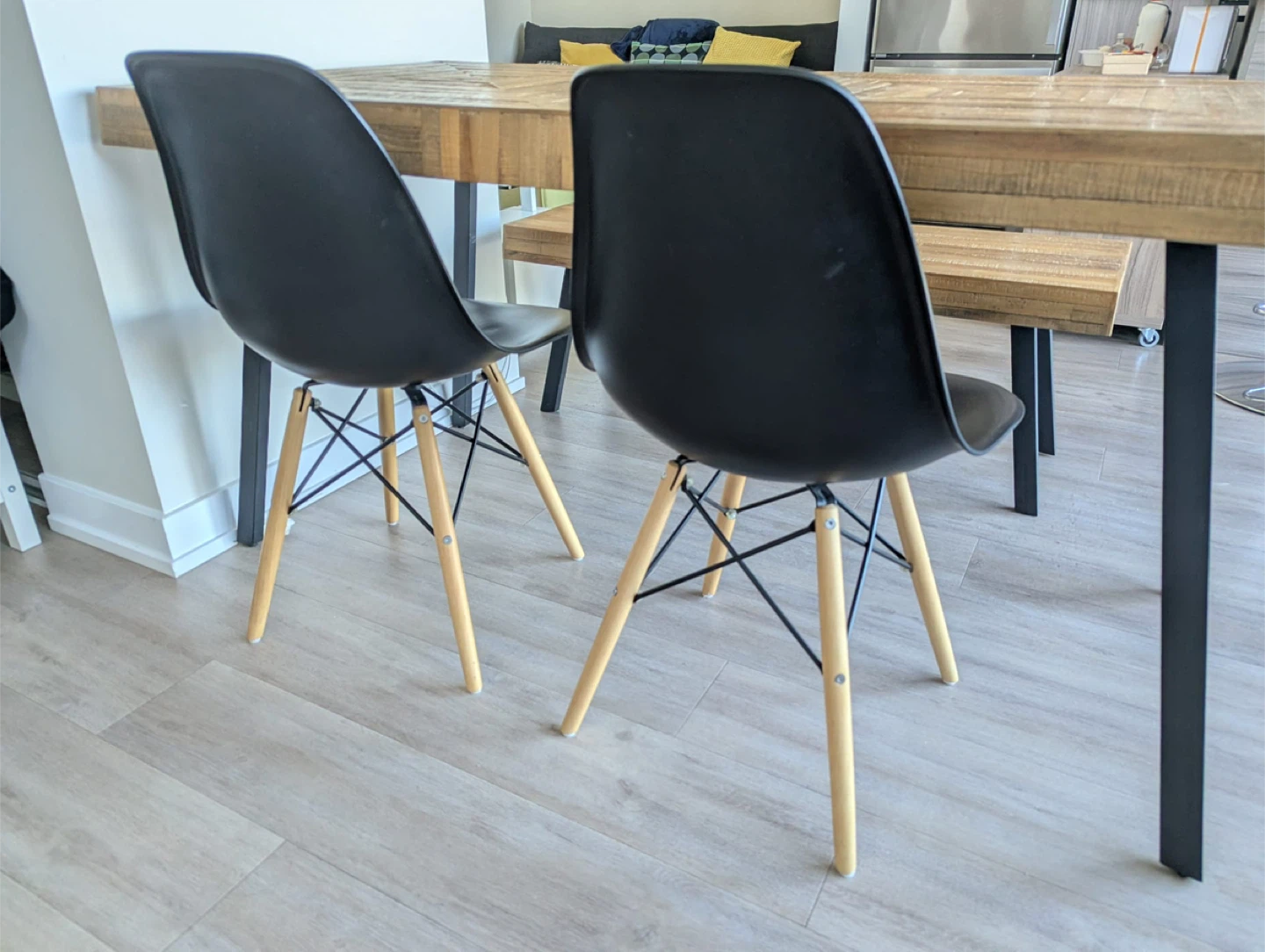 Move out sale! Last chance! Structube Wood Dining Table - photo 3