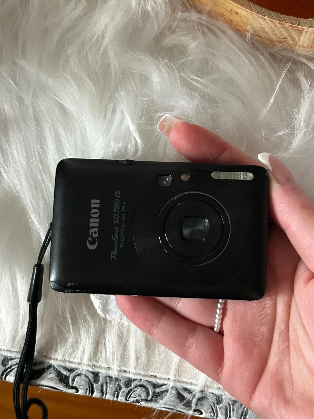 Canon PowerShot SD780 IS Digital ELPH Camera