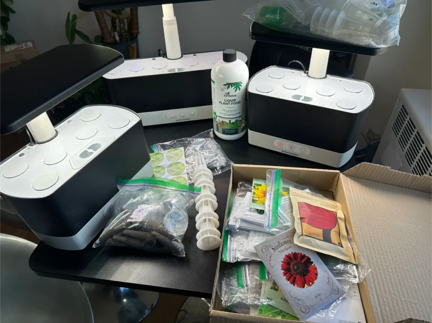 AeroGarden Indoor Garden System (Individual 30, Bundle 100) image indicator(2)