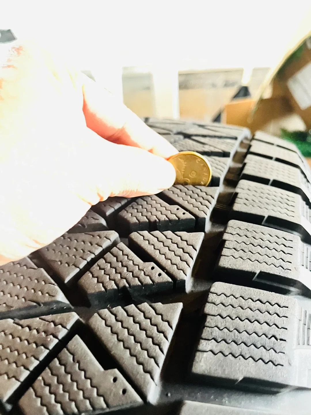 Bridgestone Blizzak DM-V2 255/55R19 111T XL Tires image indicator(4)