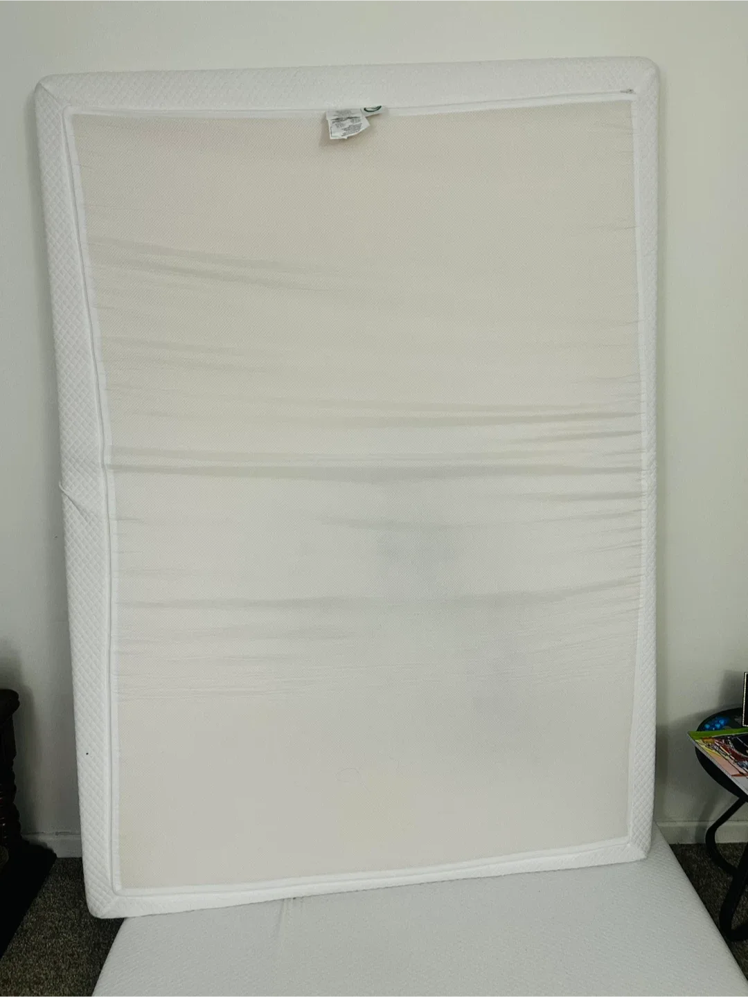 White Mattress image indicator(2)