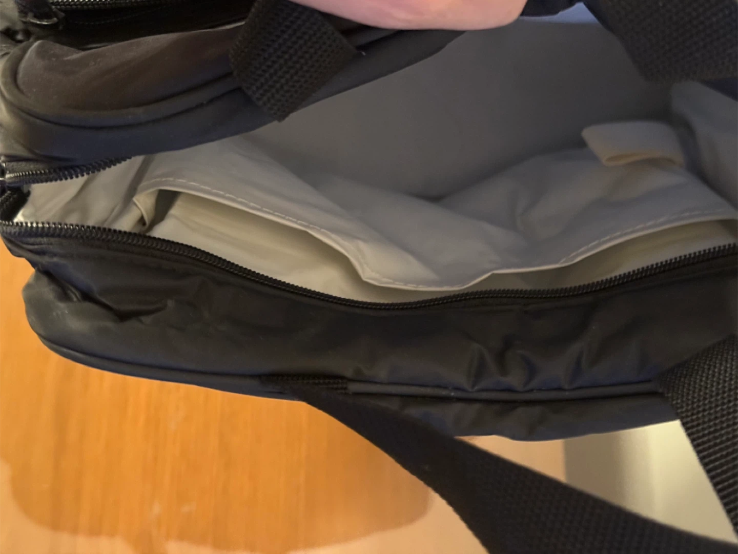 Baby Bottle/diaper bag-NEVER USED - photo 2