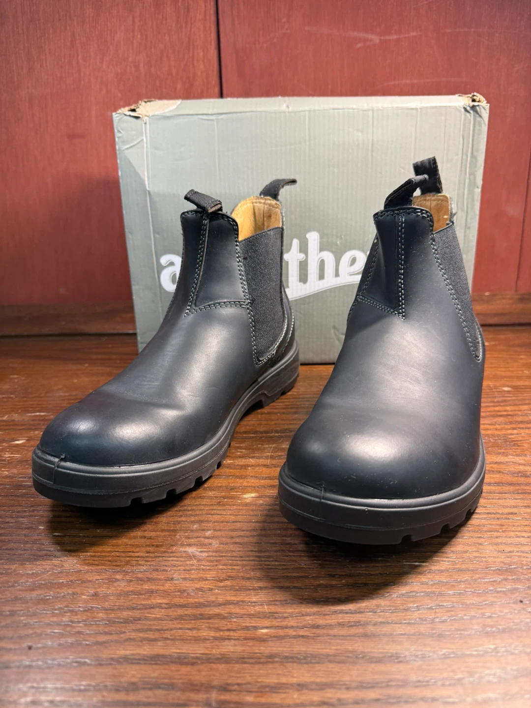Aquatherm Women’s Black Chelsea  Boots Size 10 US