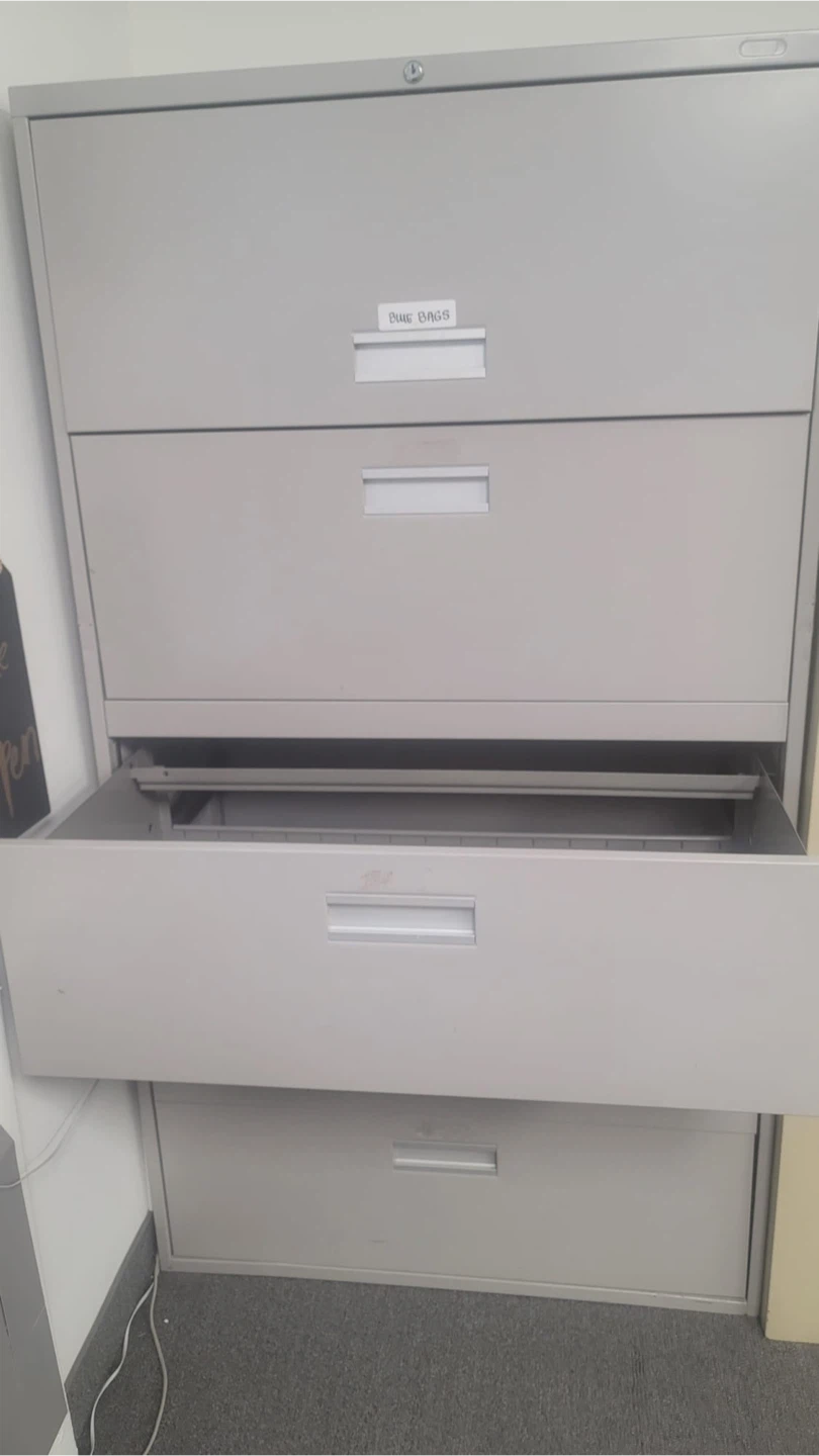 Metal Filing Cabinet - 4 Drawers - photo 3