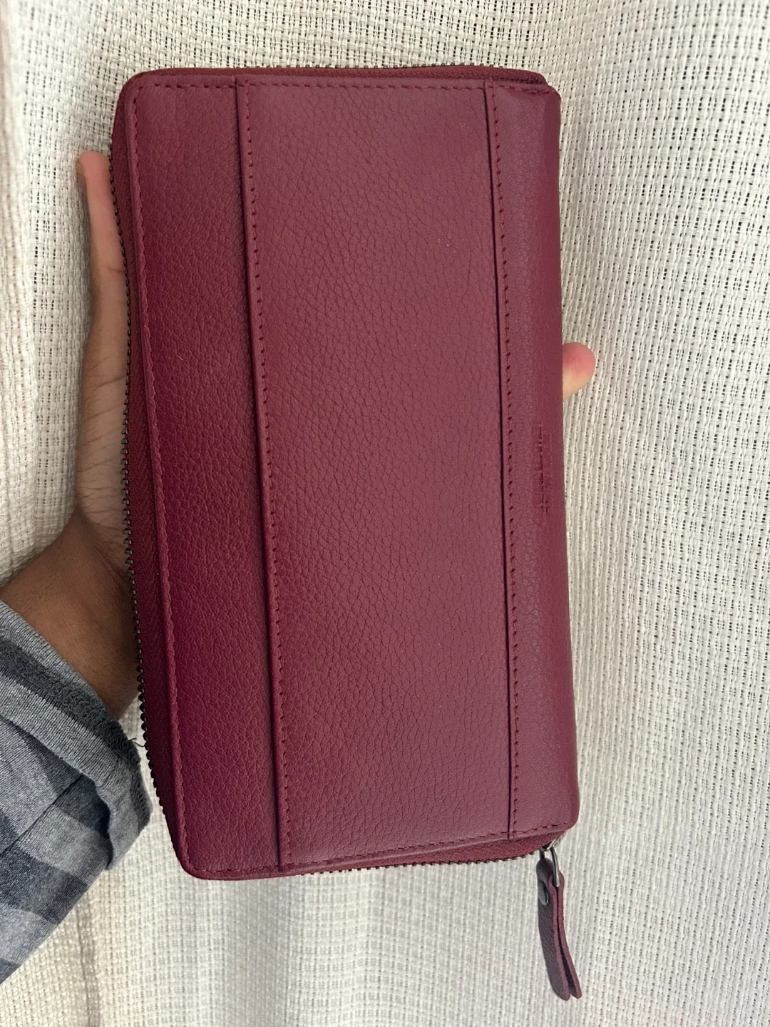 Tahari Burgundy Wallet image indicator(2)