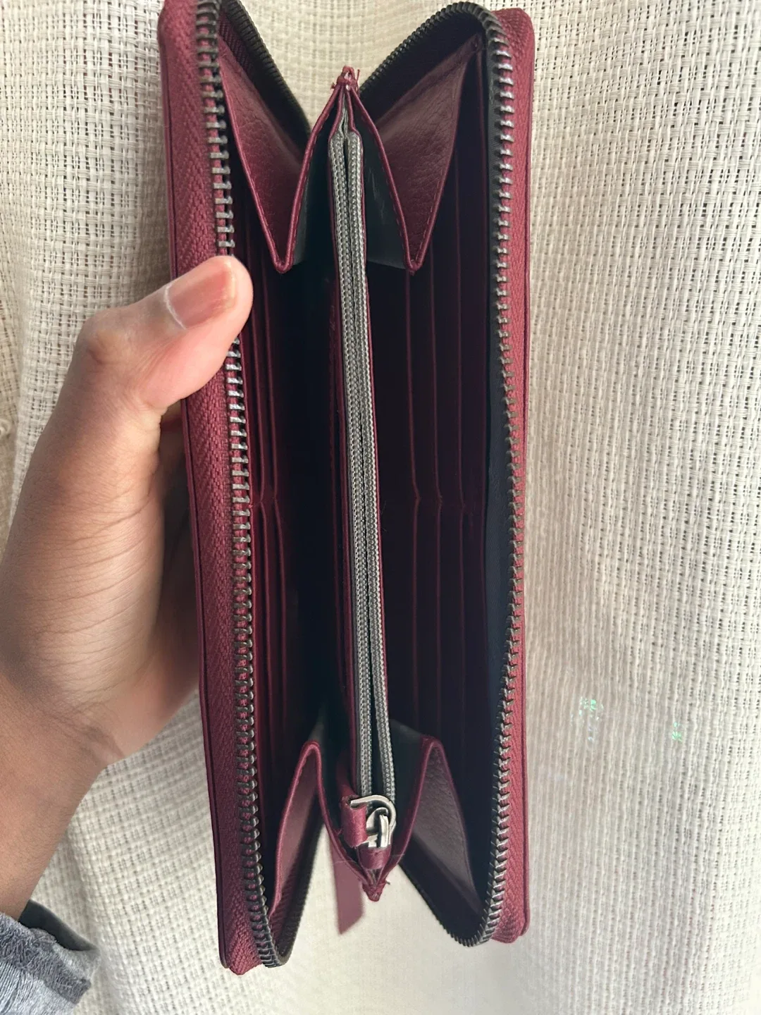 Tahari Burgundy Wallet image indicator(4)