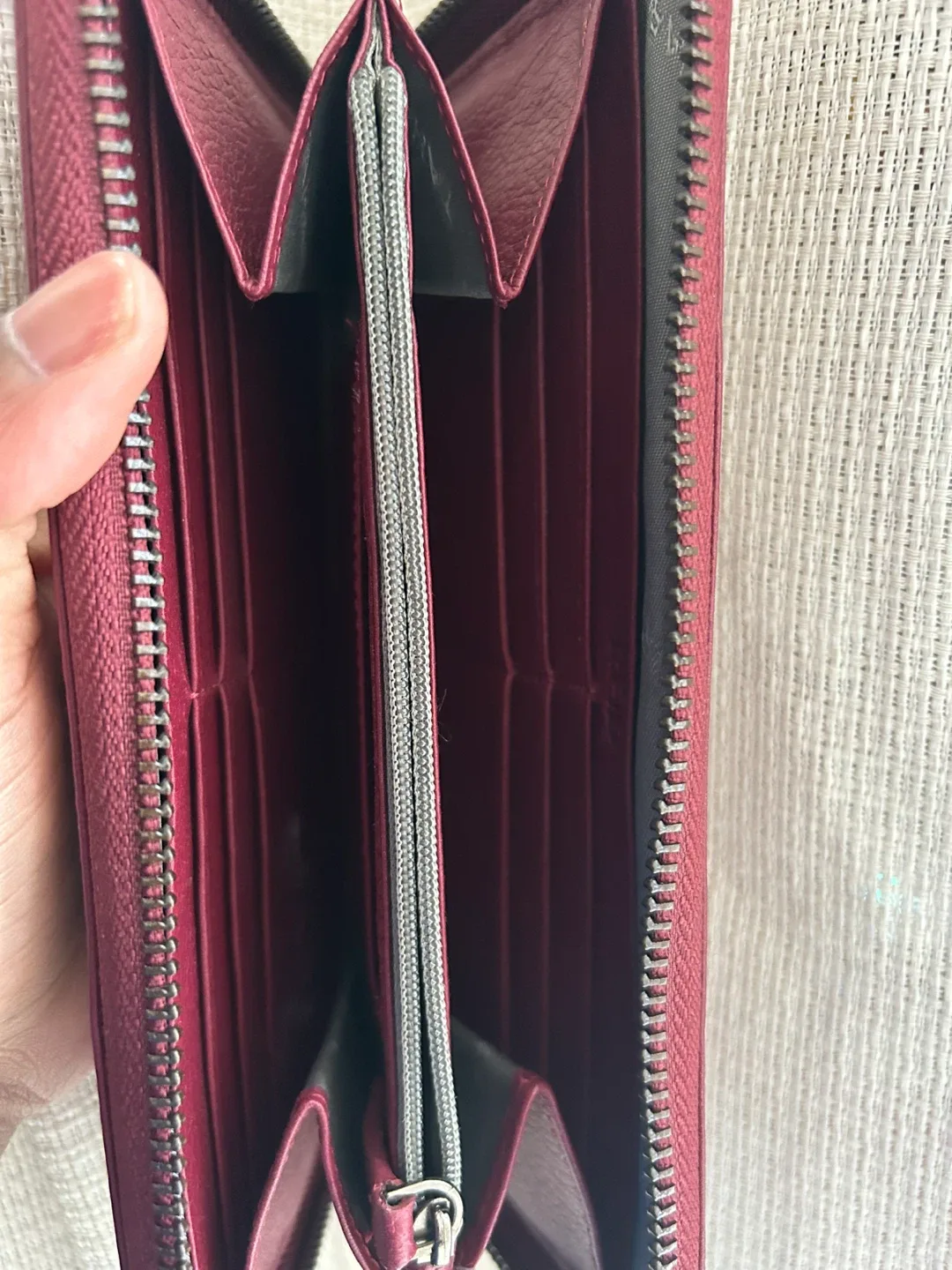 Tahari Burgundy Wallet image indicator(5)