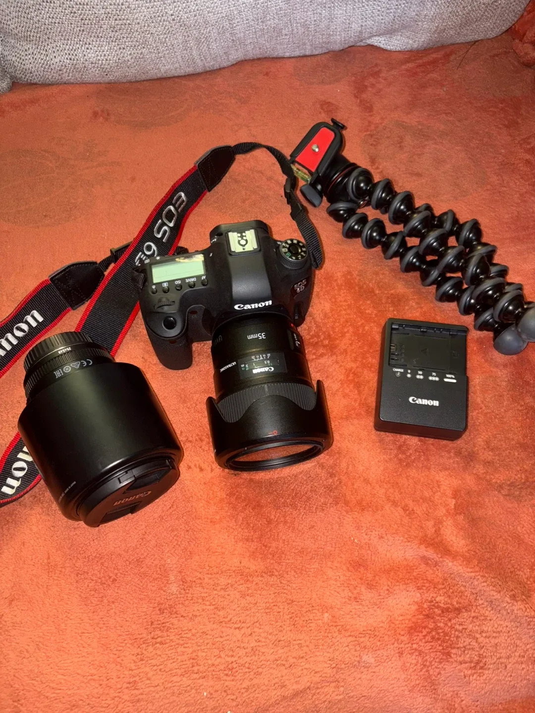 Canon EOS 6D DSLR Camera with 35mm Lens