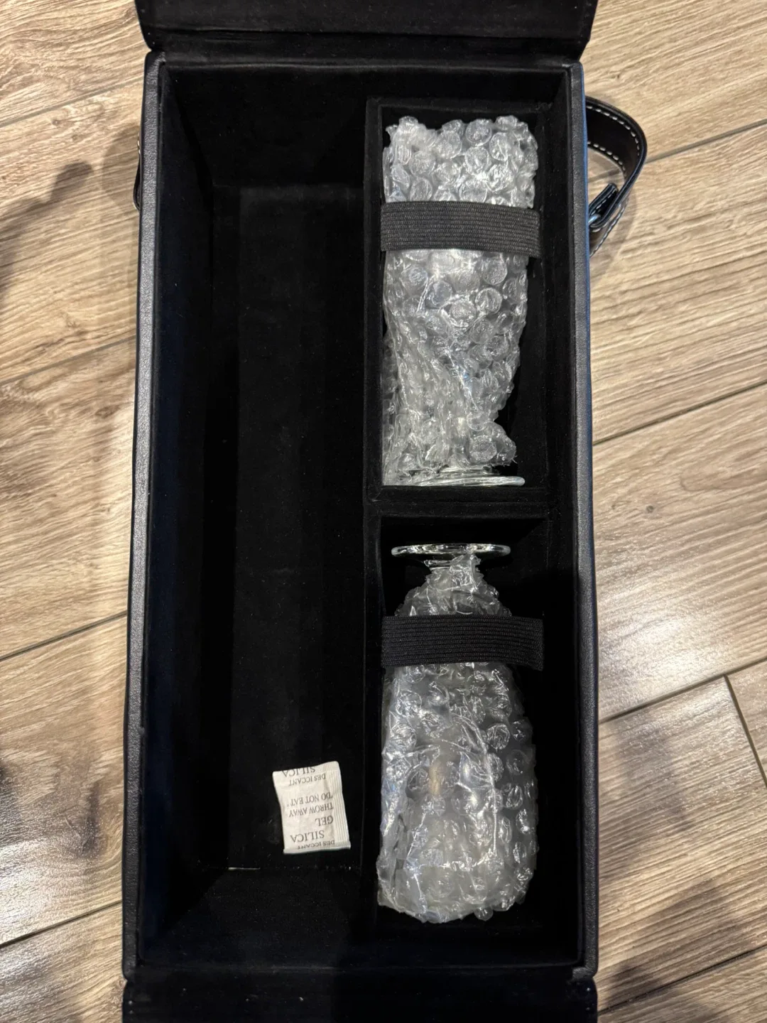 McCarthy Tetrault Wine Bottle & Glass Carrier image indicator(3)