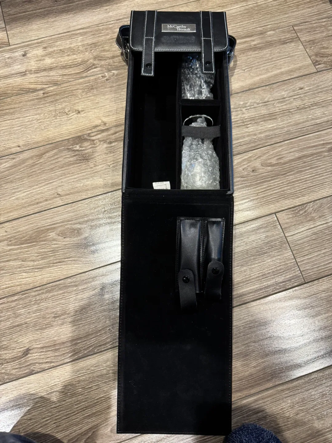 McCarthy Tetrault Wine Bottle & Glass Carrier image indicator(2)