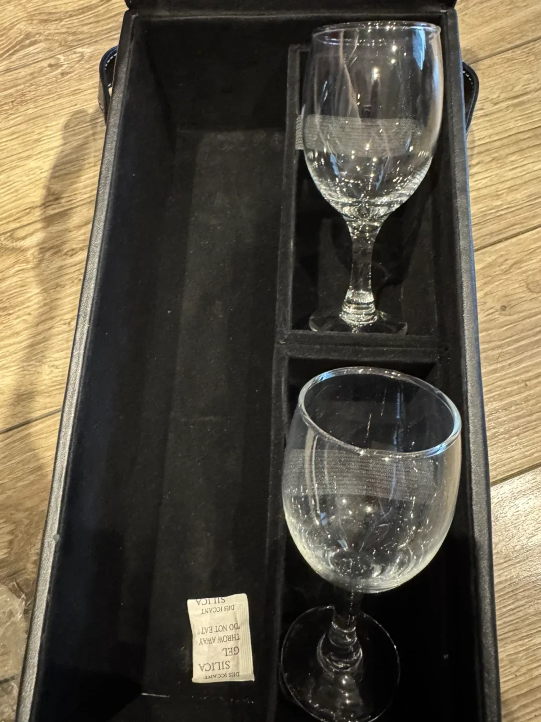 McCarthy Tetrault Wine Bottle & Glass Carrier image indicator(4)