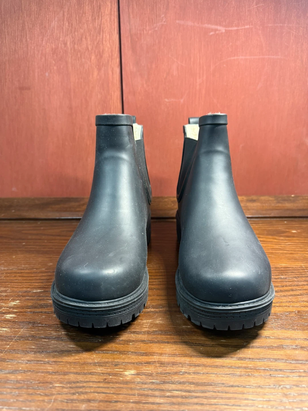 Tretorn Women’sBlack Boots with cozy faux-fur lining Size 10 US