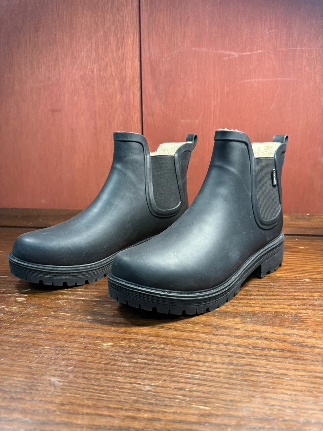 Tretorn Women’sBlack Boots with cozy faux-fur lining Size 10 US - photo 2