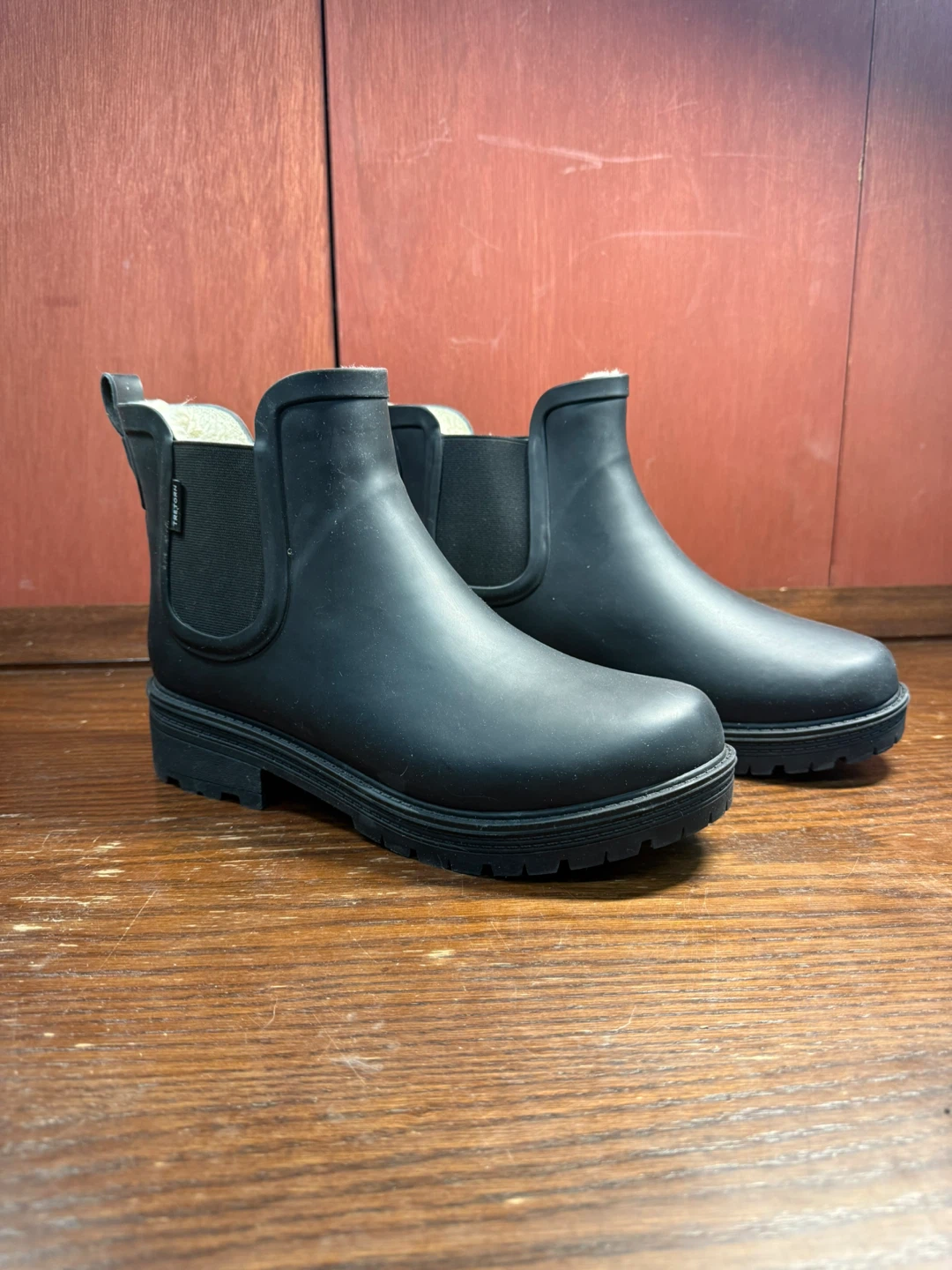 Tretorn Women’sBlack Boots with cozy faux-fur lining Size 10 US - photo 3