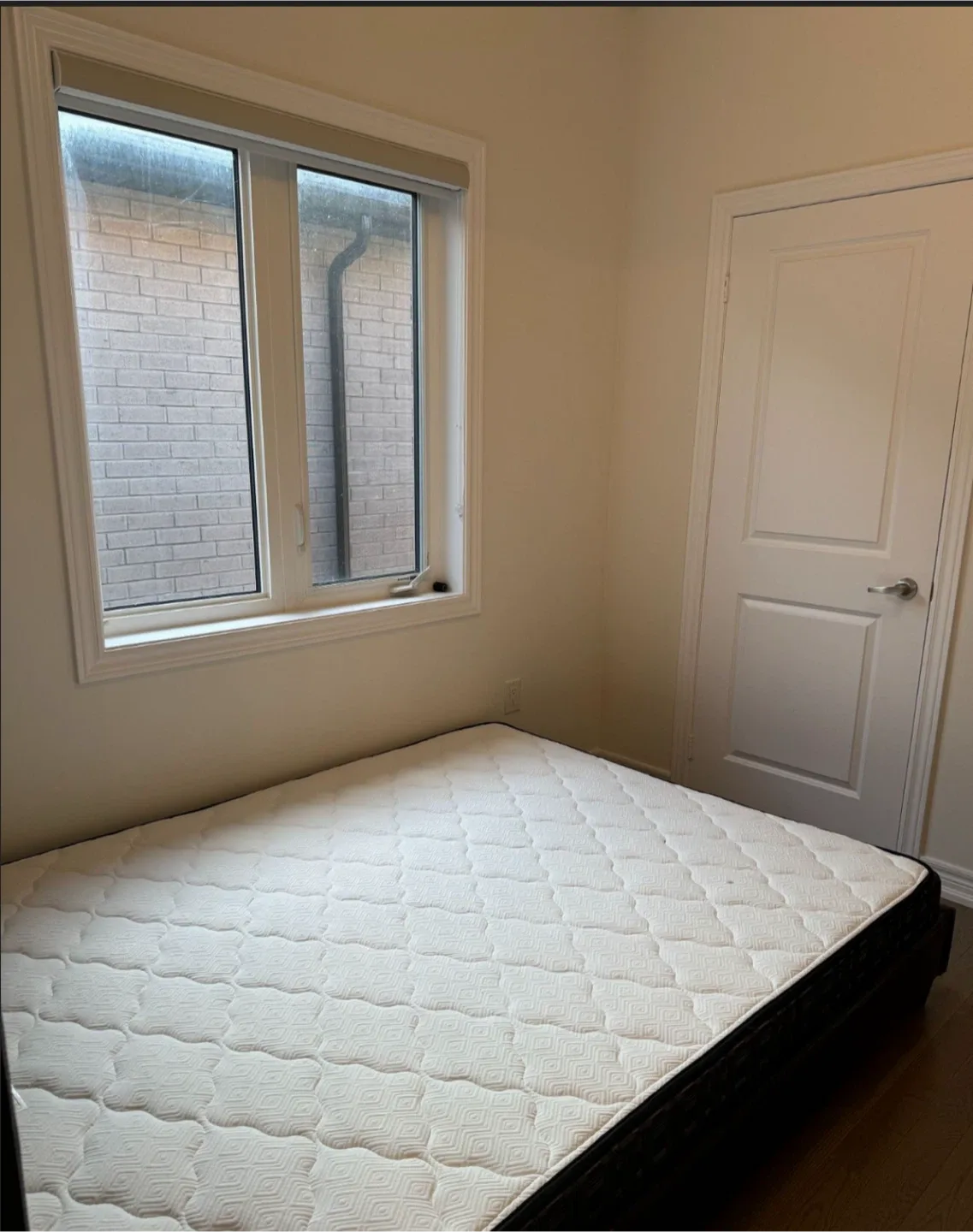 🏡 Master Bedroom for Rent – Spacious & Bright! 🌿 image indicator(4)