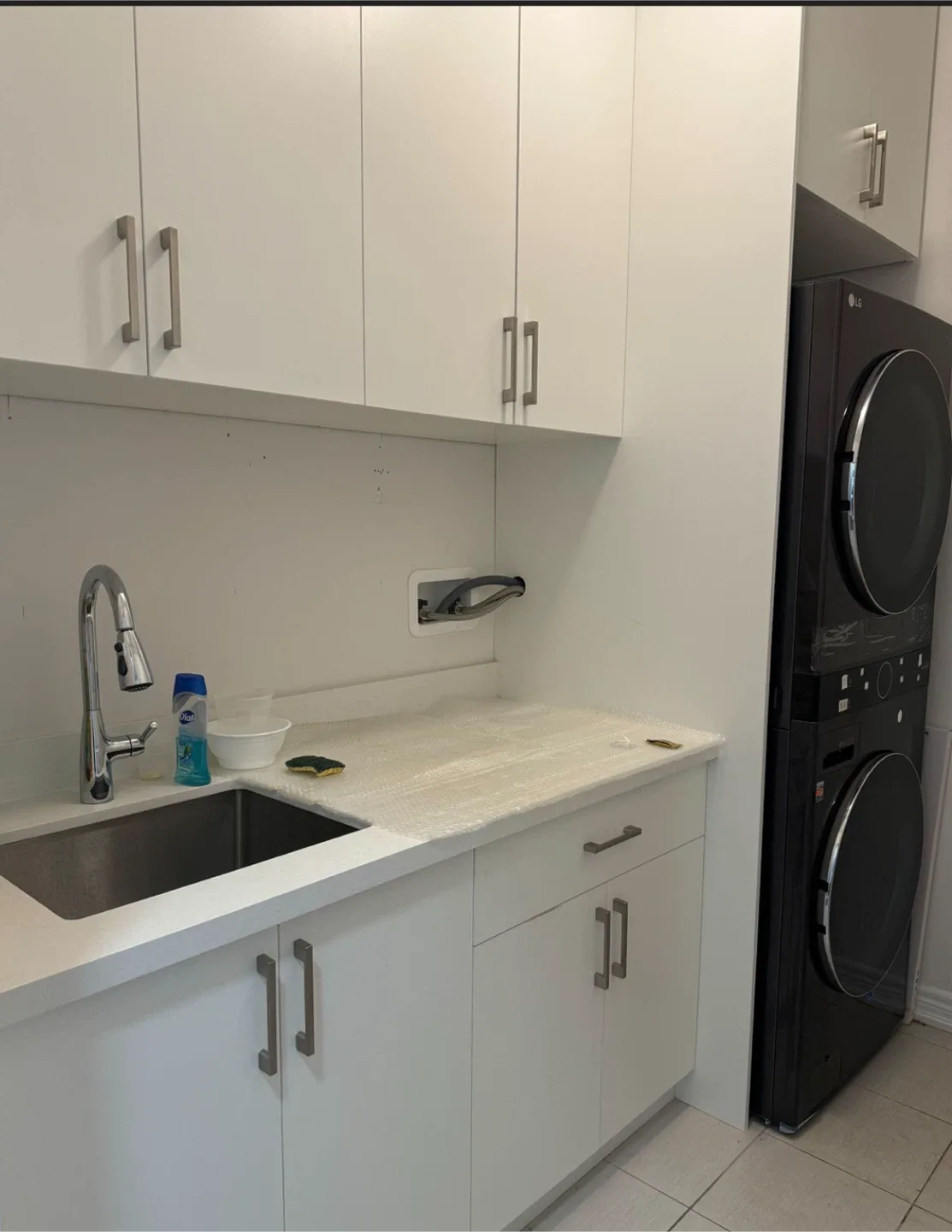 🏡 Master Bedroom for Rent – Spacious & Bright! 🌿 image indicator(6)