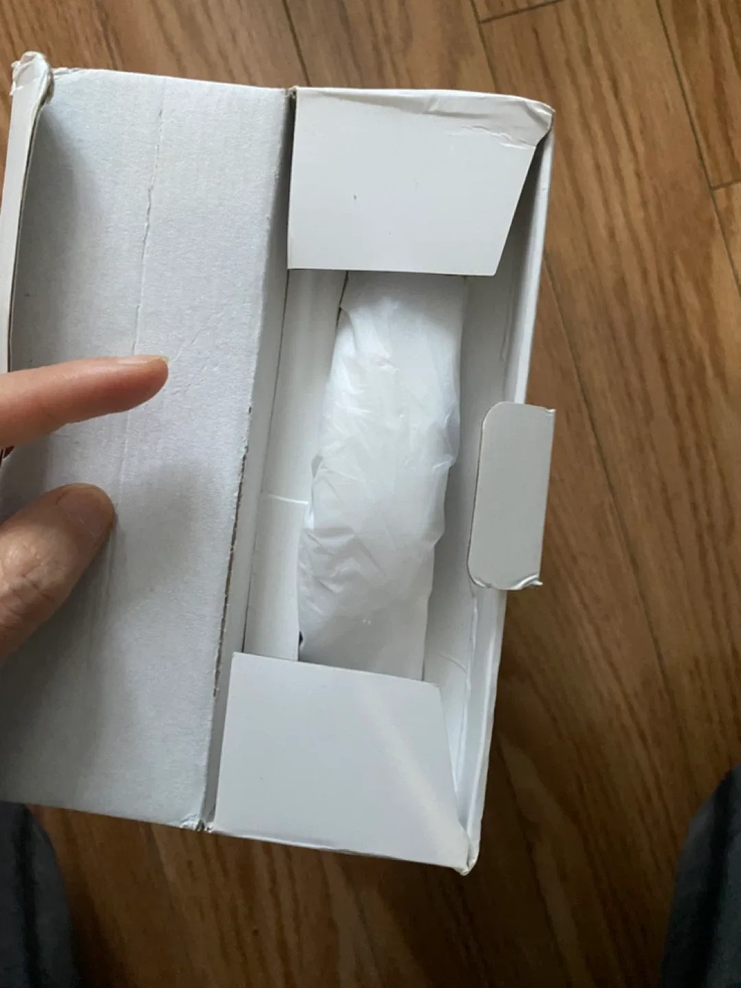 Hanging Neck Fan GB-04 - White image indicator(3)