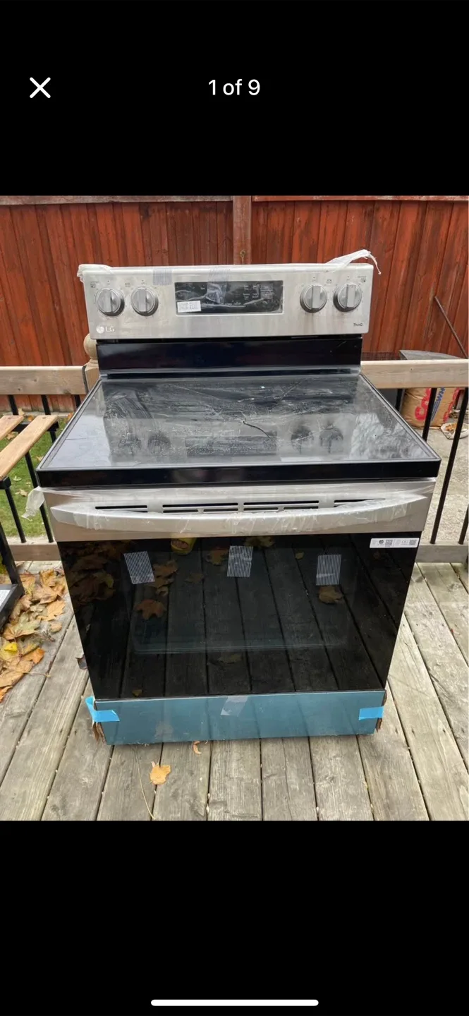 Brand New LG Electric Range ( cooktop of Glass was broken)