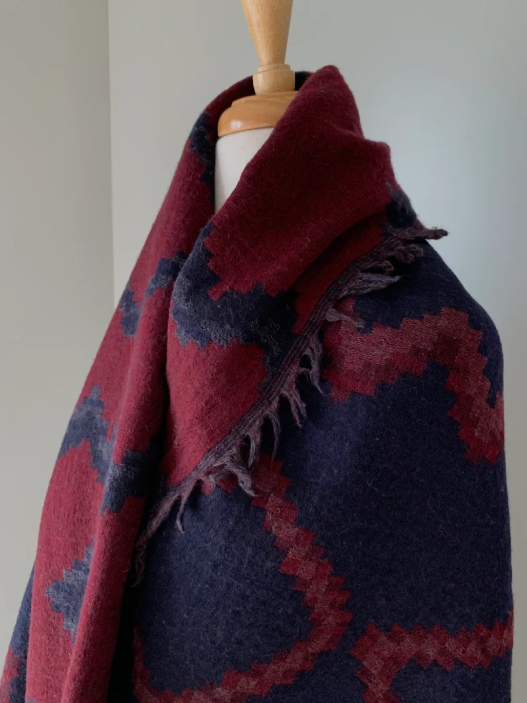 Aritzia Wilfred The Diamond Mosaic Blanket Scarf image indicator(6)