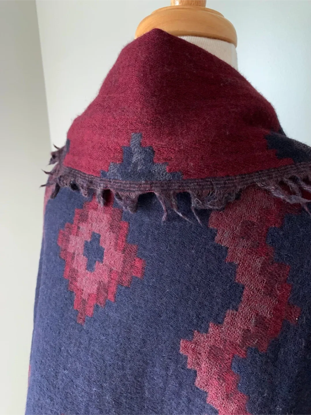 Aritzia Wilfred The Diamond Mosaic Blanket Scarf image indicator(2)