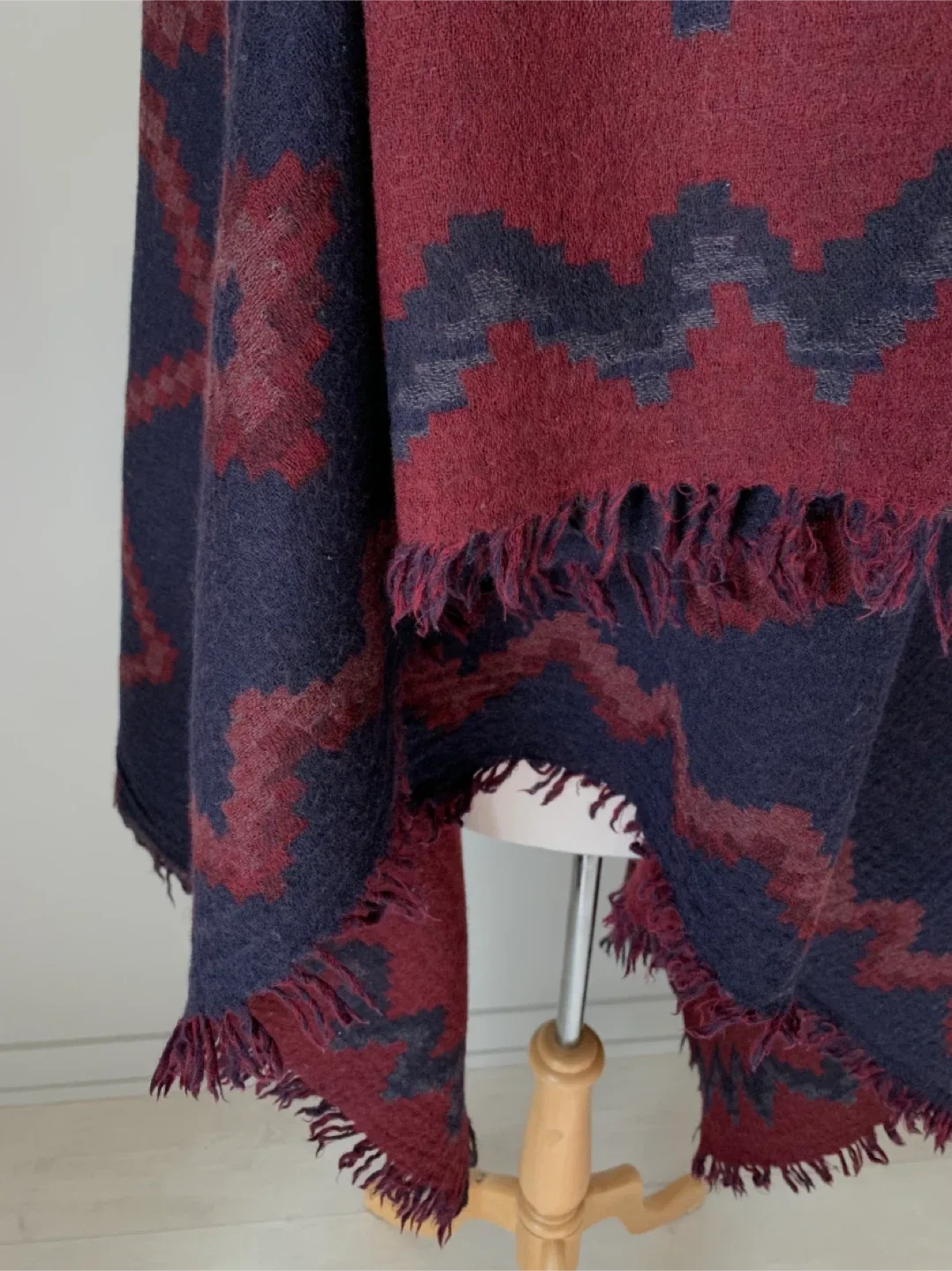 Aritzia Wilfred The Diamond Mosaic Blanket Scarf image indicator(7)