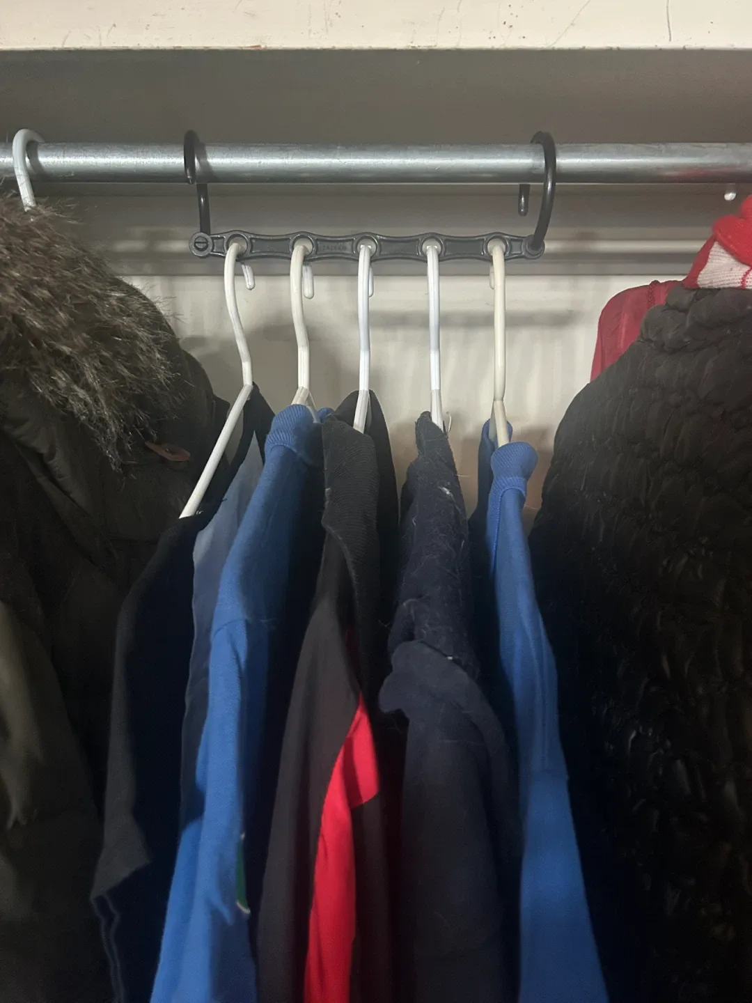 12 Magic Hangers Space Savers