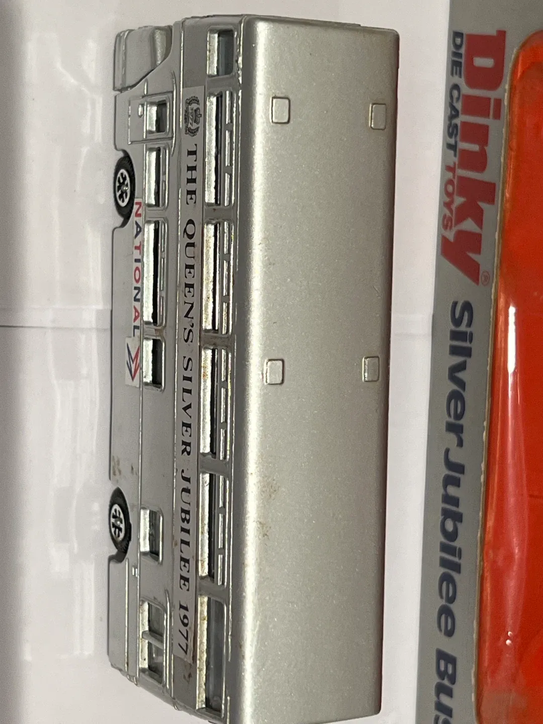 Dinky 297 Atlantean Silver Jubilee Bus image indicator(9)