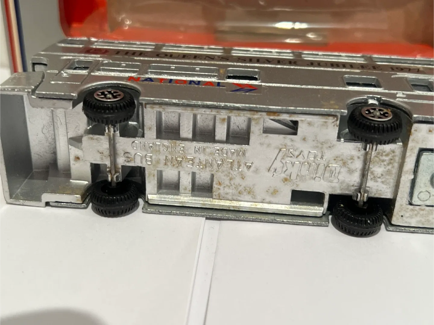 Dinky 297 Atlantean Silver Jubilee Bus image indicator(8)