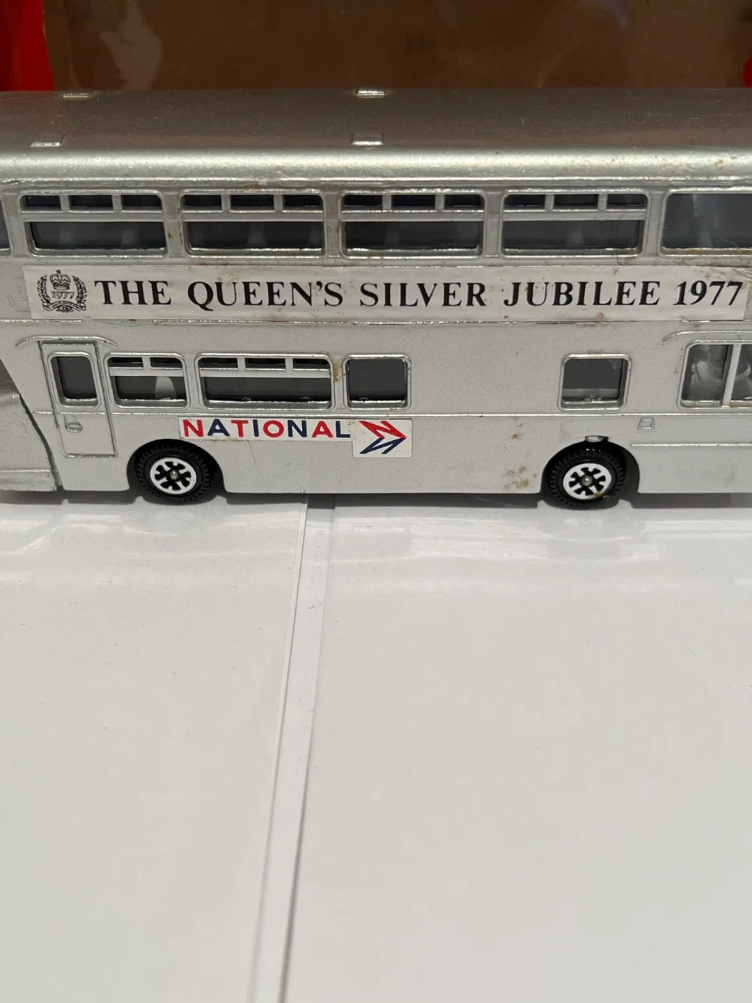 Dinky 297 Atlantean Silver Jubilee Bus image indicator(7)